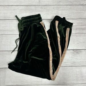 Motif Velvet joggers
